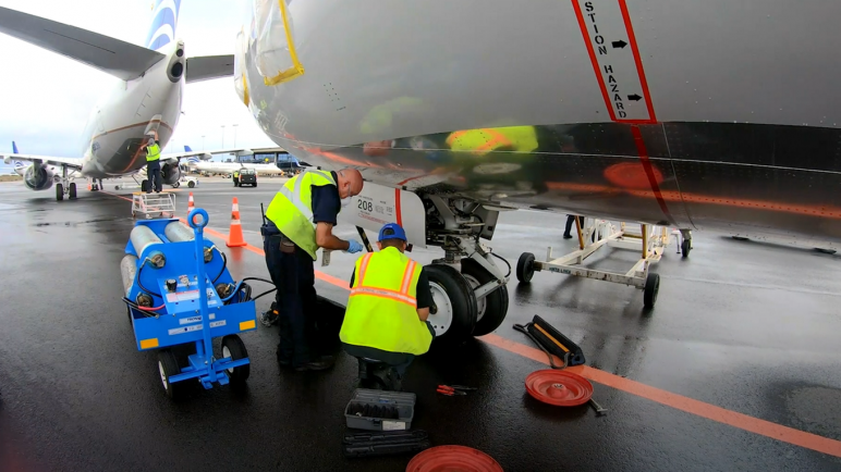 Trabajadores aeronáuticos también se adhieren al paro del 24 E