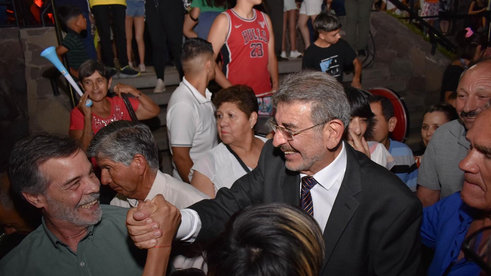 A las piñas en Rivadavia. Una escena de pugilato en la que el intendente Mansur fue golpeado