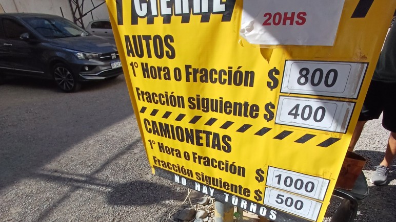 Las playas de Mendoza no son muy recomendables, moverse en auto es un sacrificio