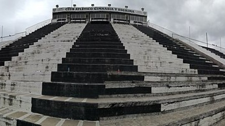 Domingo trágico: mataron a un hincha de Gimnasia y se ahogó un joven en el Río Mendoza