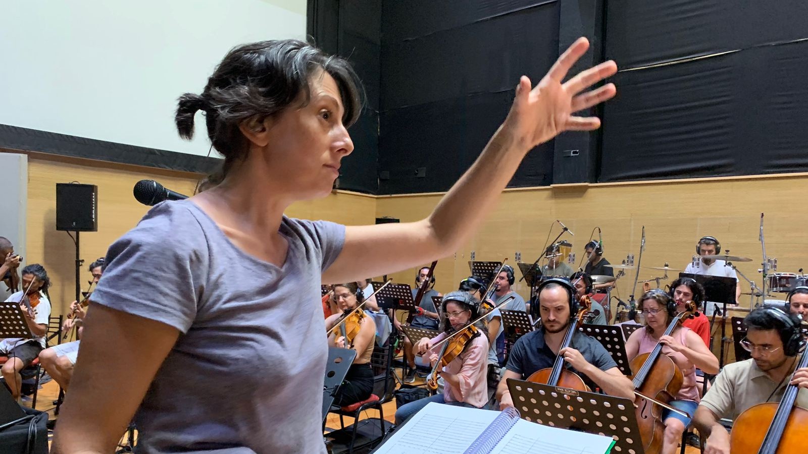 Una mujer inaugura el cargo de directora de orquesta en la Vendimia