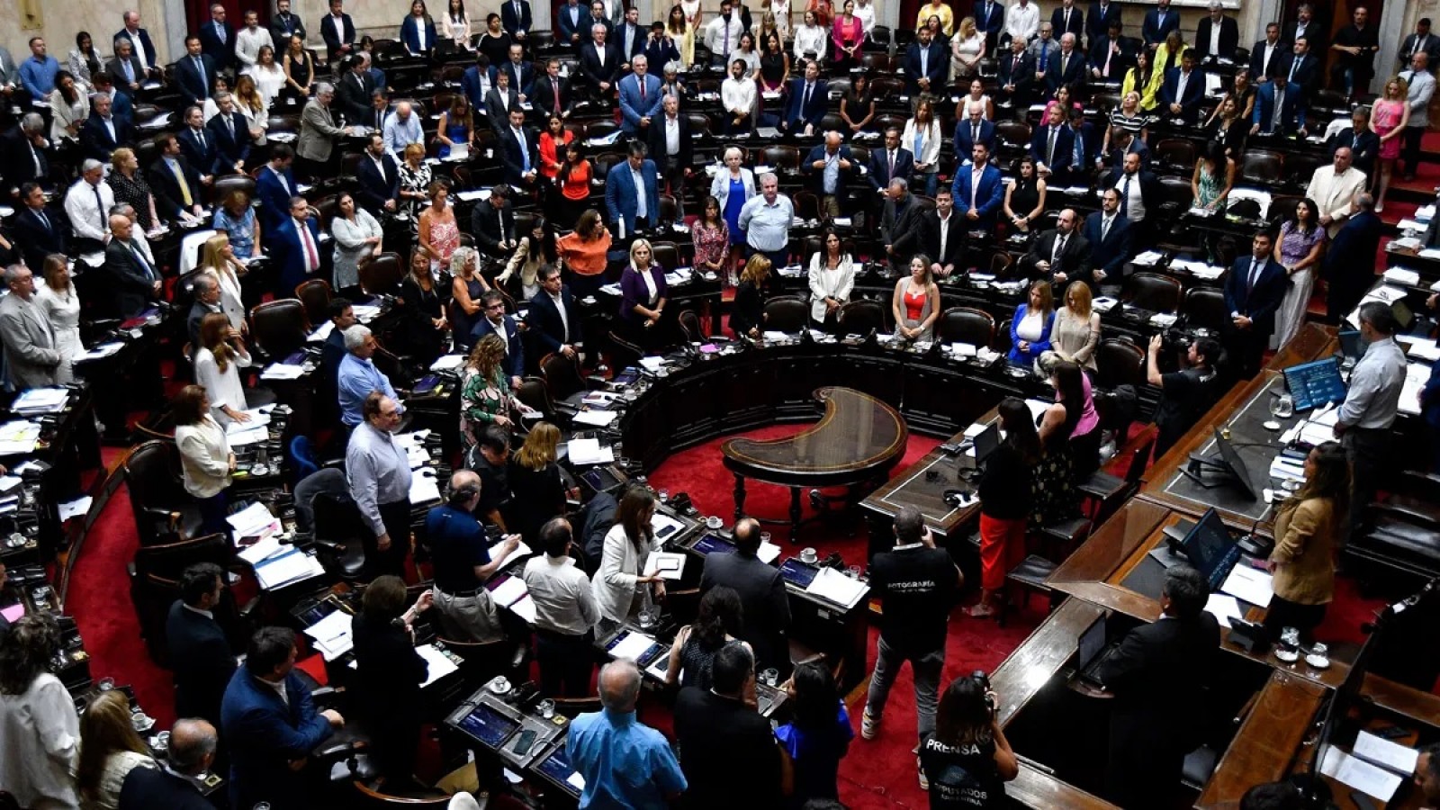 Escándalo nacional: la Ley Ómnibus de Milei vuelve a comisiones