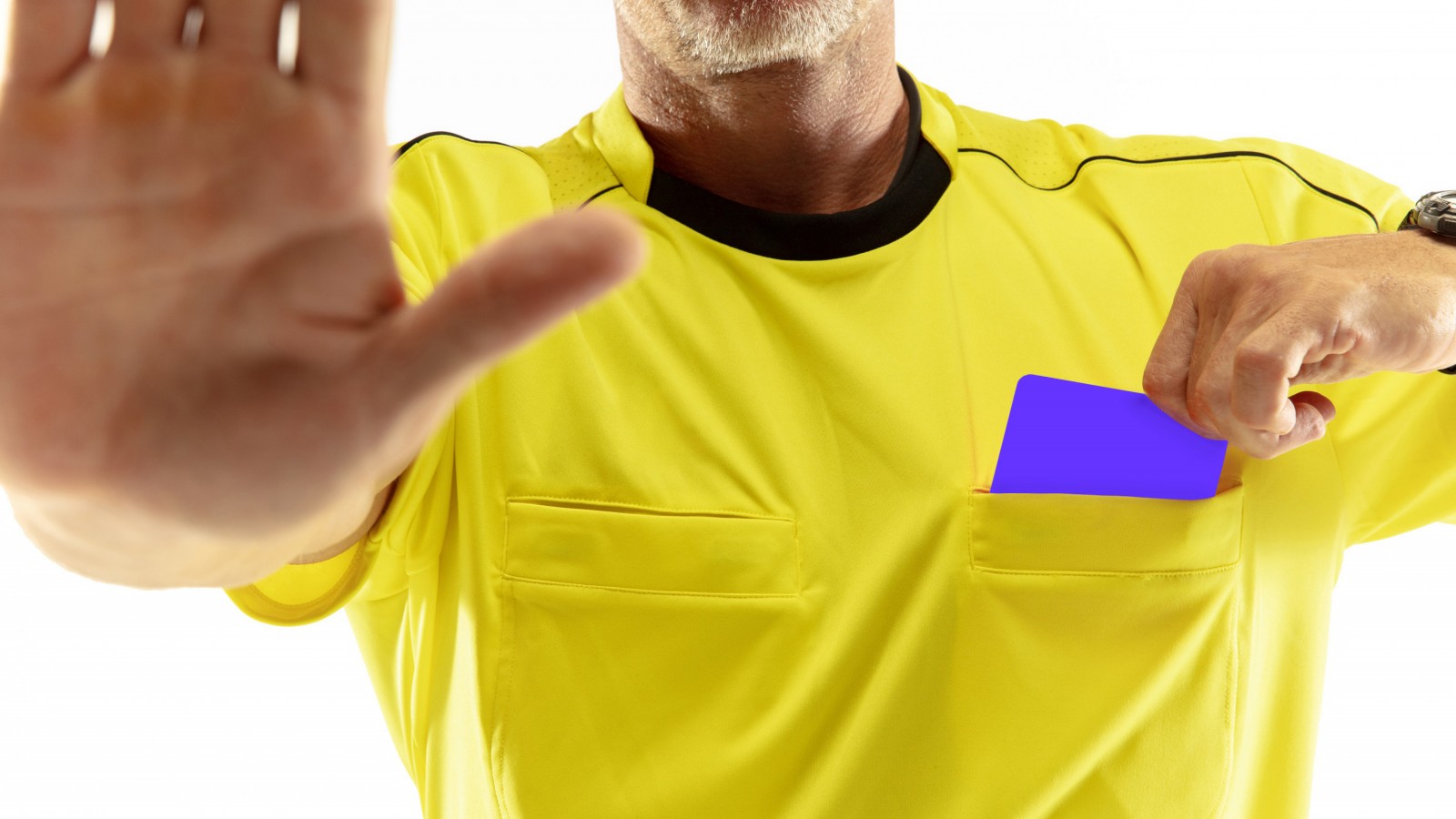 Proponen nuevo reglamento para el fútbol profesional en el Mundo: tarjeta azul