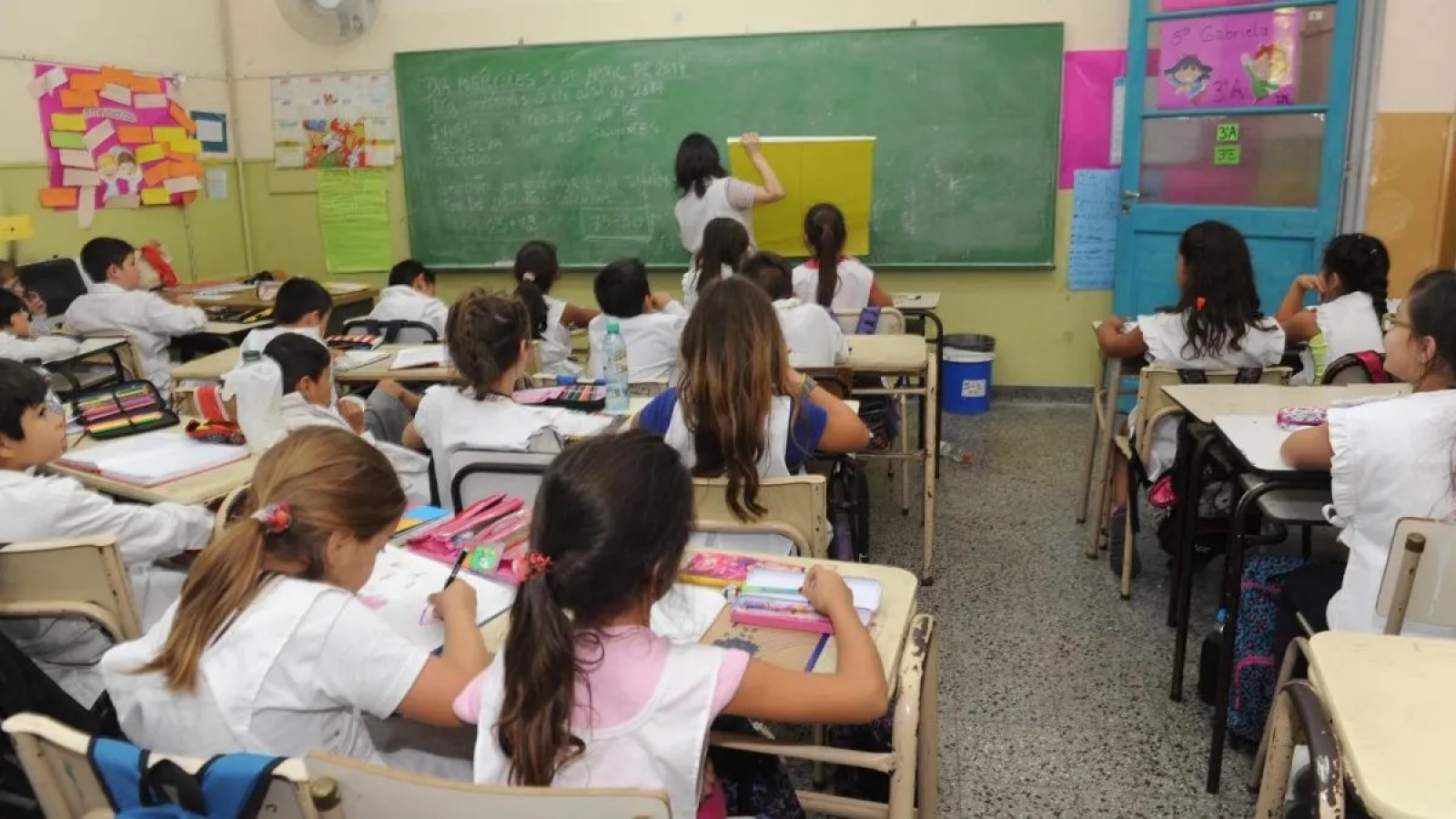 Ahora las provincias le reclaman a Milei los fondos para educación