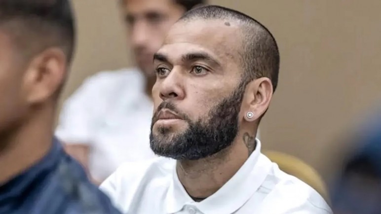 Dani Alves fue condenado a cuatro años y medio de prisión por violación