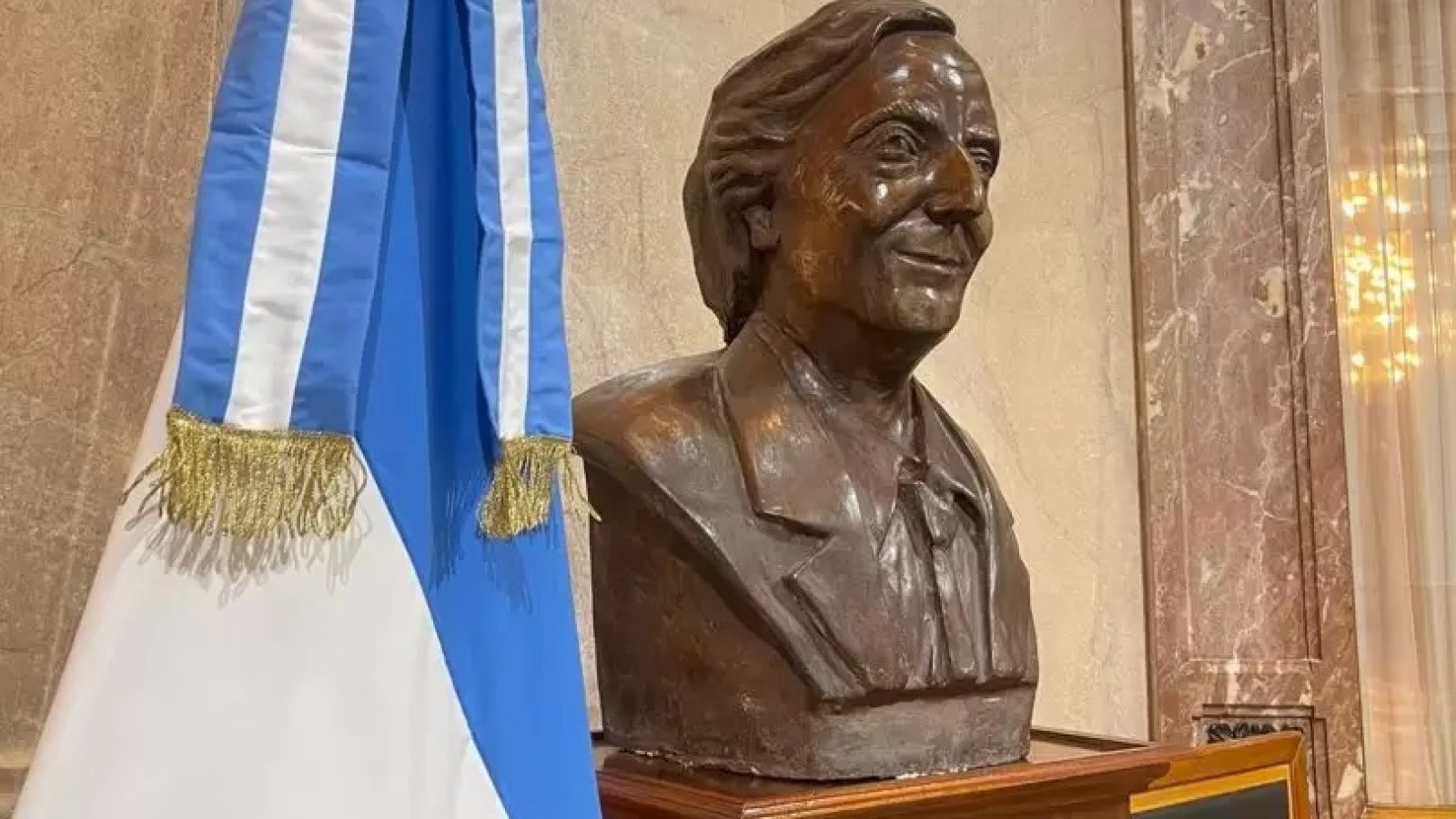 Villarruel retiró el busto del expresidente Néstor Kirchner del Congreso