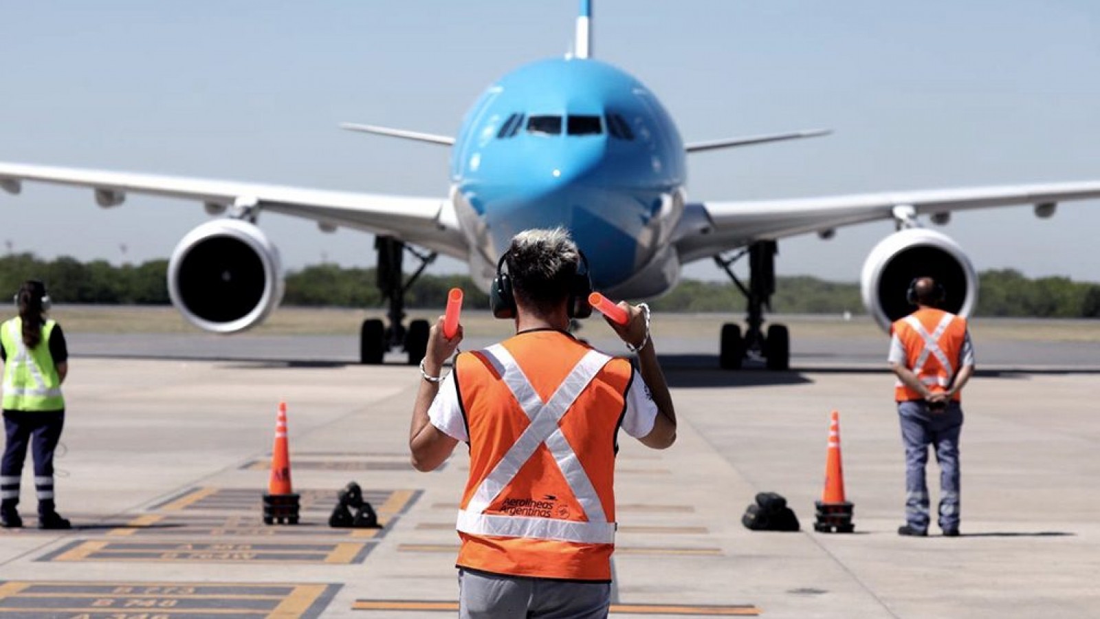 Aerolíneas Argentinas e Intercargo anunciaron paro total para el miércoles