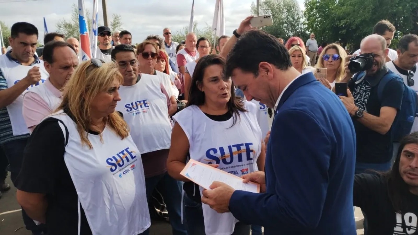 El SUTE le entregó una carta con reclamos al ministro Tadeo García Zalazar