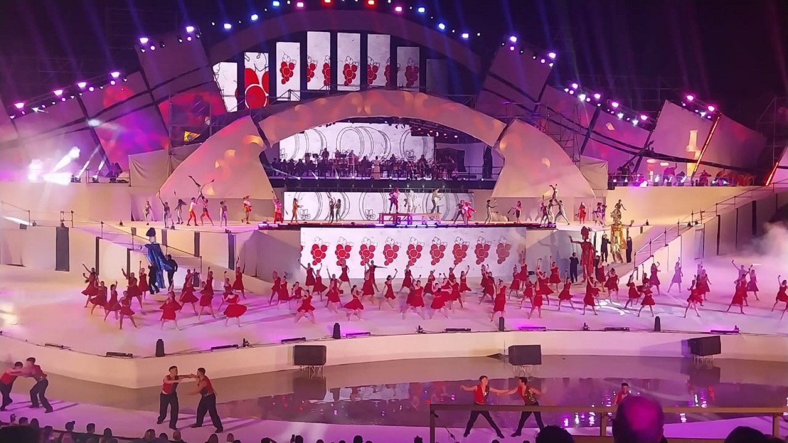 Mendoza vivió una nueva Vendimia llena de sorpresas y música