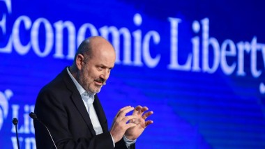 Milei decretó que las empresas ya no estarán obligadas a financiar cámaras empresariales